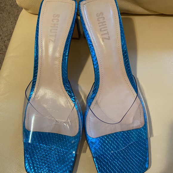 Schutz slip on sandals. - Picture 6 of 6